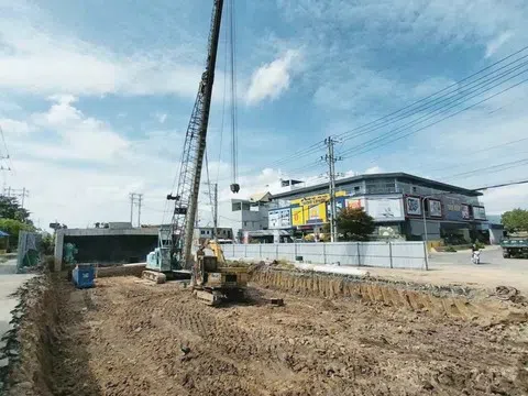Tháng 12, đưa vào sử dụng cầu Hồng Ngự ở Đồng Tháp