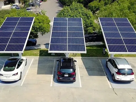 20 triệu m² mái nhà ở Tp.HCM có thể trở thành nguồn điện mặt trời cho trạm sạc