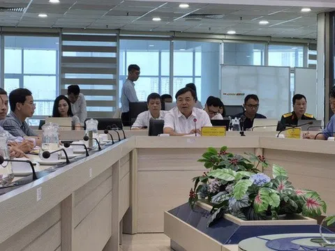 Bộ Nông nghiệp và Môi trường họp ứng phó với bão Kajiki