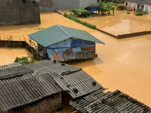 Thủ tướng kêu gọi "ai có của giúp của, ai có công giúp công"
