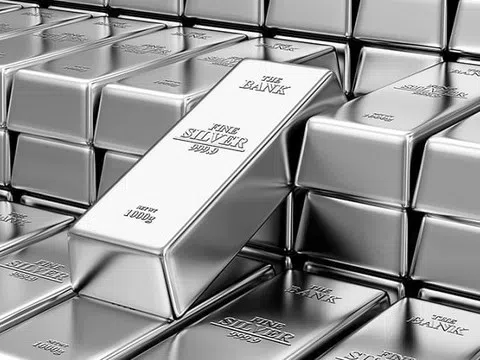 Giá bạc hôm nay 13/10/2025: Giá bạc trong nước neo cao, thế giới vượt mốc 50 USD/ounce