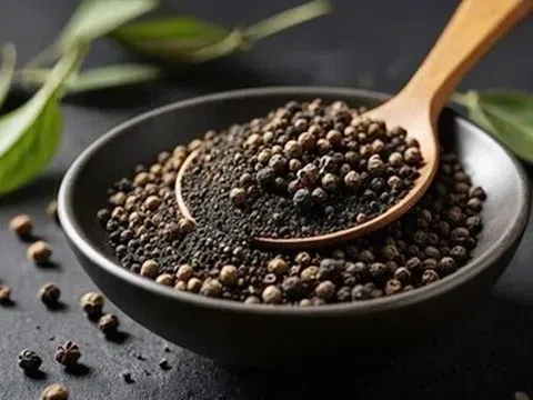 Giá tiêu hôm nay 15/10/2025: Giảm đến 3.000 đồng/kg ở một số địa phương