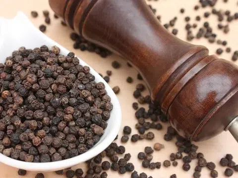 Giá tiêu hôm nay 13/12/2025: Tiếp đà tăng, giá tiêu trong nước vượt mốc 150.000 đồng/kg