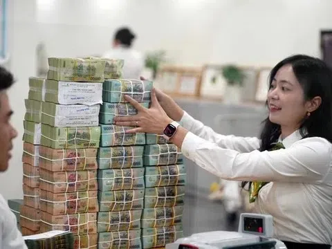 Thủ tướng yêu cầu siết chặt, tín dụng bất động sản hết thời tăng nóng