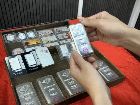 Giữa lúc giá bạc tăng mạnh, Ancarat bất ngờ giảm 90% vốn điều lệ