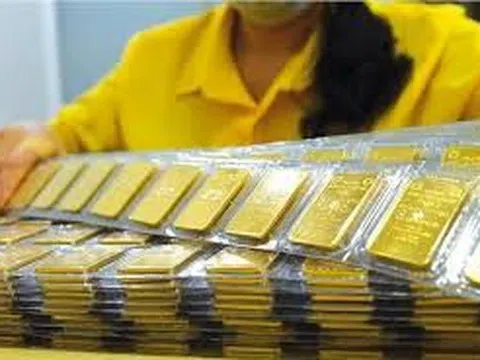 Khẩn trương nghiên cứu các giải pháp huy động ngoại tệ và vàng miếng trong dân