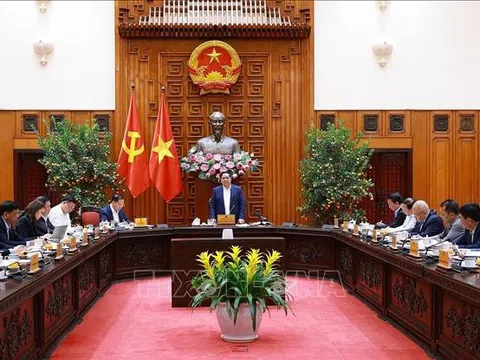 Thủ tướng: Sử dụng ngay Quỹ bình ổn giá xăng dầu trong ngày 10/3