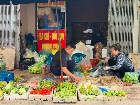 Giá các mặt hàng "té nước theo mưa", chuyên gia cảnh báo