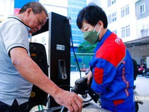 Bộ Chính trị yêu cầu bảo đảm nguồn cung, giá nhiên liệu ổn định trong tình hình mới