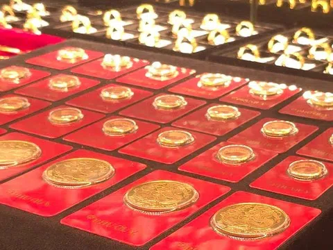 Giá vàng giảm 1,5 triệu/lượng, USD hạ nhiệt