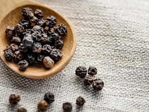 Giá tiêu hôm nay 3/4/2026: Trong nước đồng loạt tăng