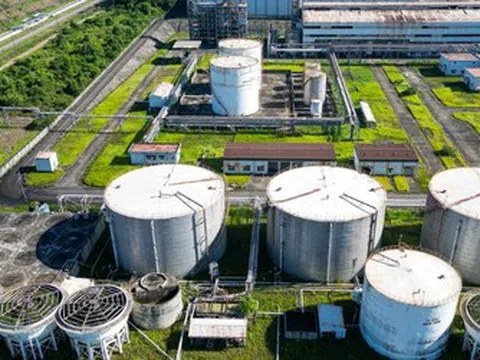 Bước chuyển mới của xăng sinh học - Bài 3: "Cú hích" nào cho xăng E10?