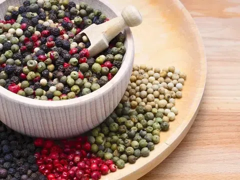 Giá tiêu hôm nay 8/4/2026: Giá tiêu đồng loạt tăng 500 đồng/kg