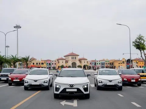 Doanh số ô tô điện VinFast tăng trưởng bùng nổ trong tháng 3
