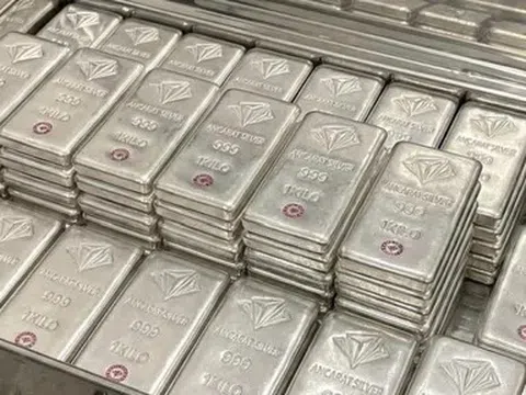 Giá bạc hôm nay 11/4/2026: Bật tăng mạnh