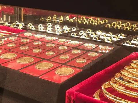 Giá vàng lao dốc, lùi về mức 170,5 triệu đồng/lượng