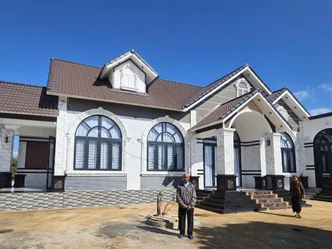 "Làng tỷ phú" giữa cao nguyên, ô tô tiền tỷ bon bon chạy trên đường