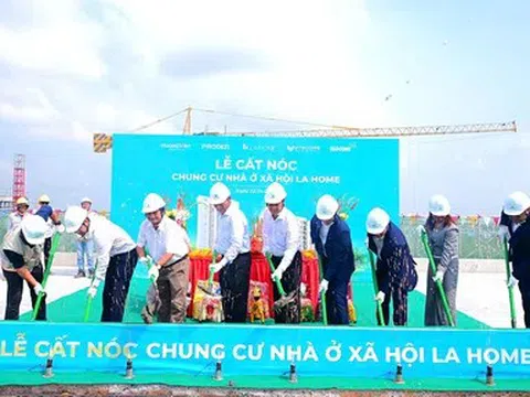Cất nóc chung cư nhà ở xã hội LA Home, kích hoạt sức sống khu đô thị – công nghiệp tích hợp phía Tây TP.HCM