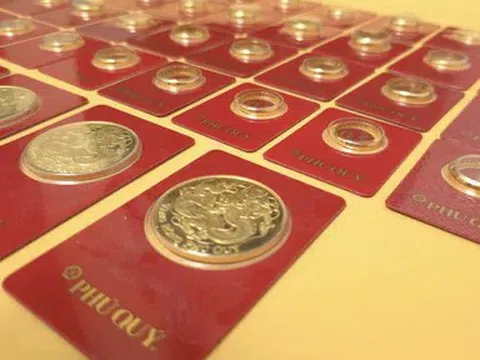 Giá vàng tiếp đà lao dốc