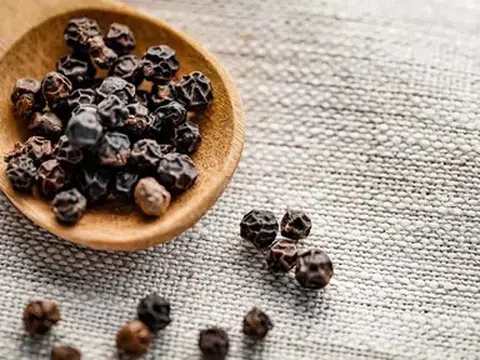 Giá tiêu hôm nay 5/5/2026: Cao nhất 144.000 đồng/kg